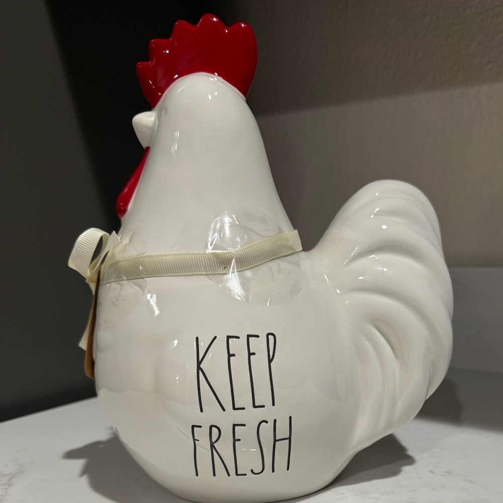 Rae Dunn White & Red Ceramic 🐓 Rooster 🐓 Jar/ Canister KEEP FRESH- NWT